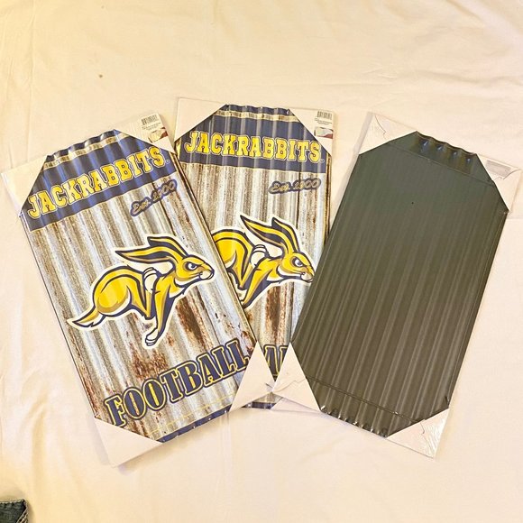 Authentic Vintage Metal College Wallart - Picture 2 of 3